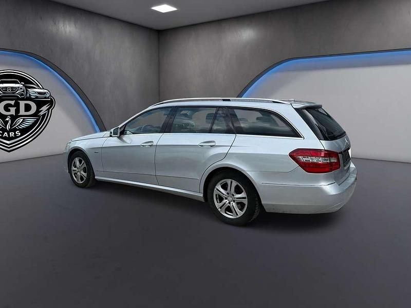 Gebraucht Mercedes E250 204 PS (150 kW) 2010 Grau Kombi