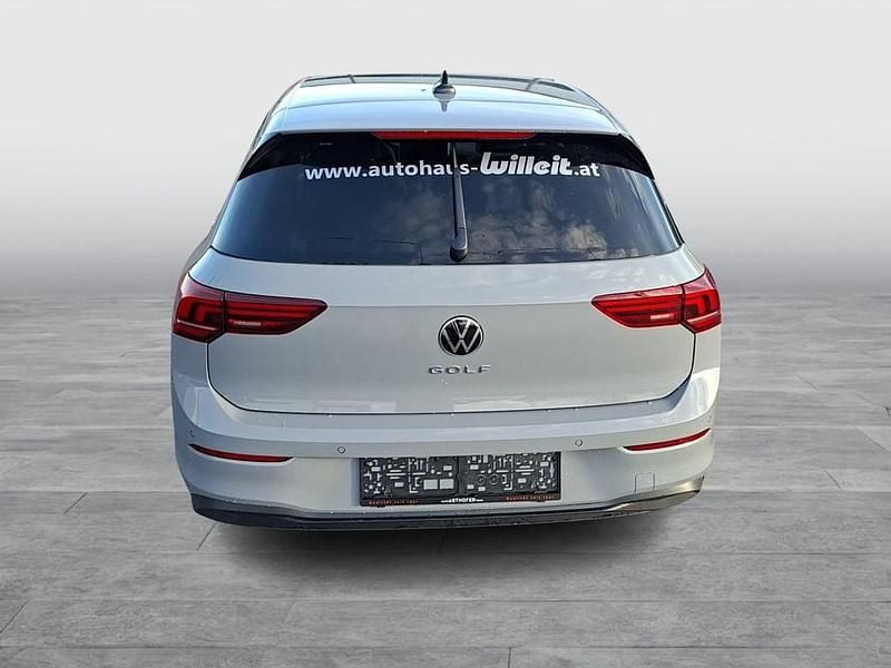 Neu VW Golf VIII 115 PS (84 kW) 2026 Mittelgrau  metallic