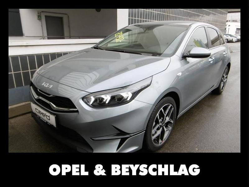Gebraucht Kia Ceed Silver 101 PS (74 kW) 2025 Lunar silber Kleinwagen