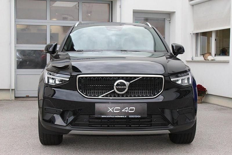 Gebraucht Volvo XC40 163 PS (119 kW) 2025 Schwarz SUV
