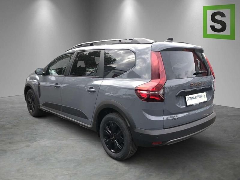 Gebraucht Dacia Jogger Extreme 141 PS (103 kW) 2024 Grau Van / Kleinbus