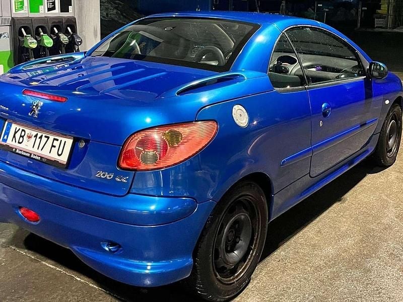 Gebraucht Peugeot 206 CC 109 PS (80 kW) 2003 Blau Cabrio
