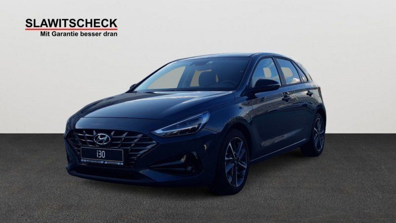 Silber Gebraucht 2022 Hyundai i30 Limousine | € 20.990 (Teuer) - Bild 1/4