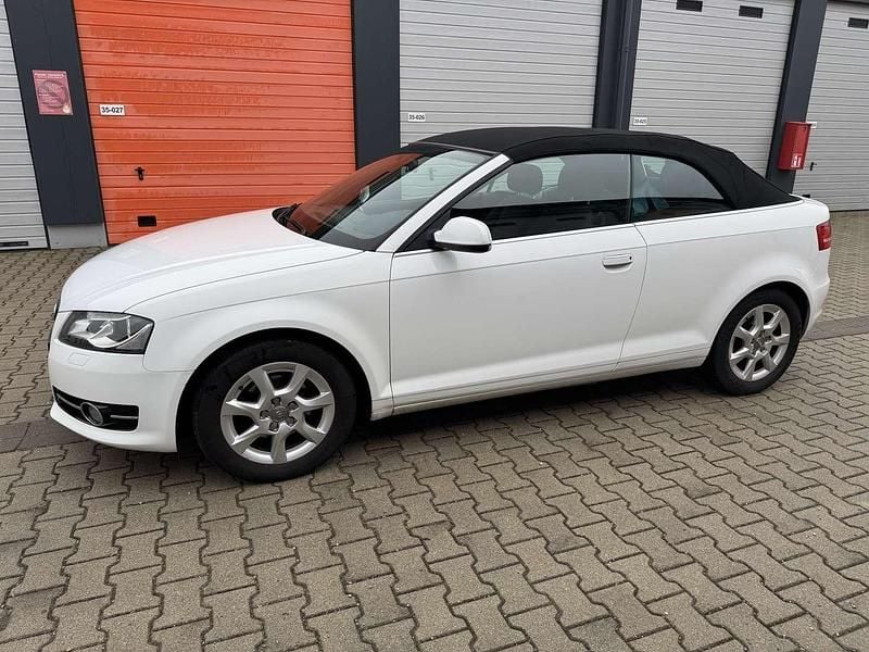Gebraucht Audi A3 Cabriolet Attraction 105 PS (77 kW) 2011 Weiß Cabrio