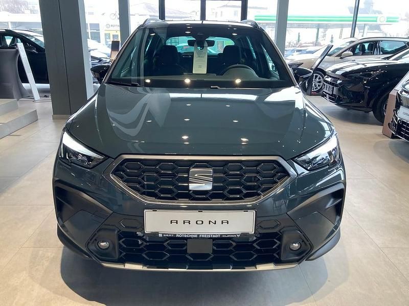 Neu Seat Arona Style 115 PS (84 kW) 2026 Dunkelblau  normal SUV