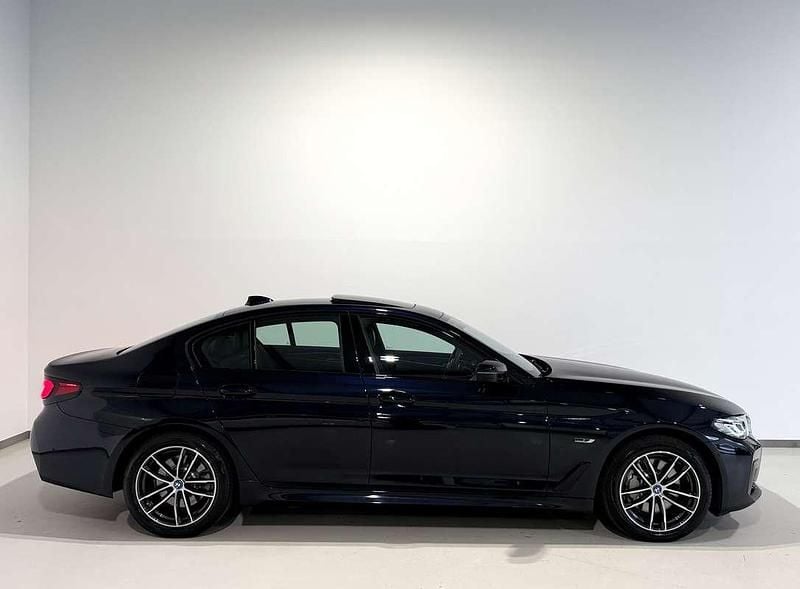 Gebraucht BMW 530 M Sport 292 PS (214 kW) 2022 Schwarz Limousine