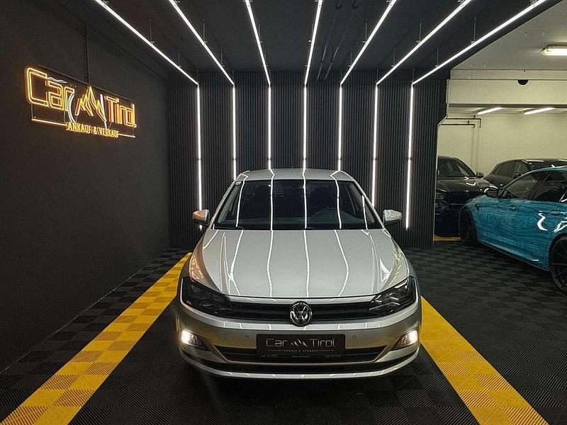 Gebraucht VW Polo Trendline 65 PS (47 kW) 2018 Silber Kleinwagen