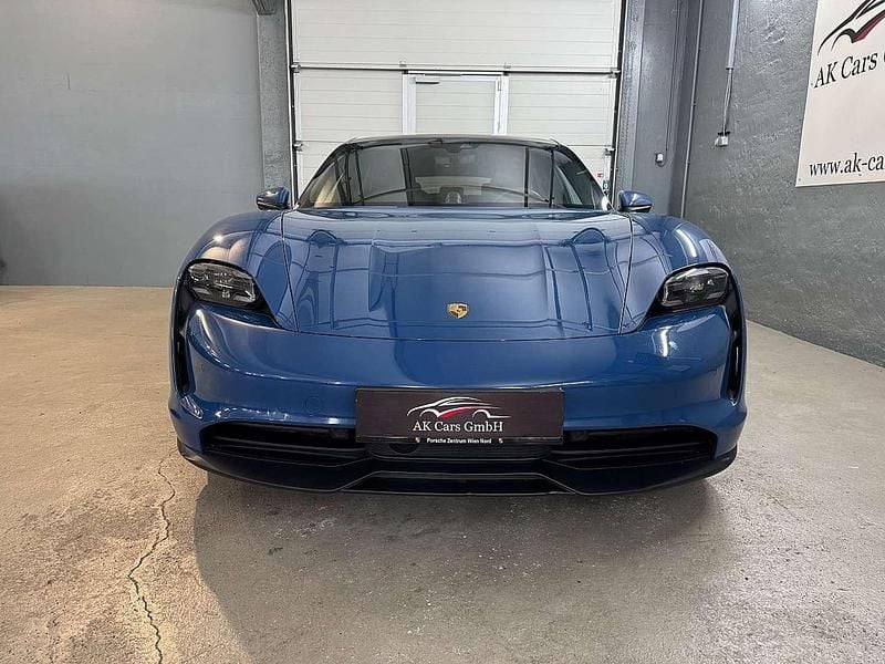 Blau Gebraucht 2022 Porsche Taycan Sport Turismo Limousine | € 69.900 - Bild 1/4