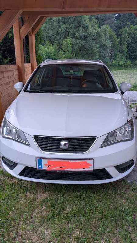 Weiß Gebraucht 2013 Seat Ibiza ST Kombi | € 3.000 - Bild 1/4