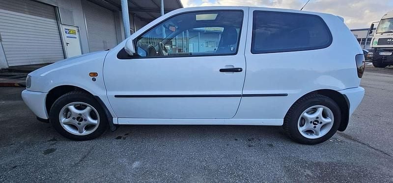 Gebraucht VW Polo 75 PS (55 kW) 1995 Weiß Limousine