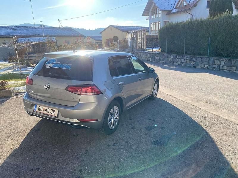 Gebraucht VW Golf VII 90 PS (66 kW) 2017 Grau Limousine