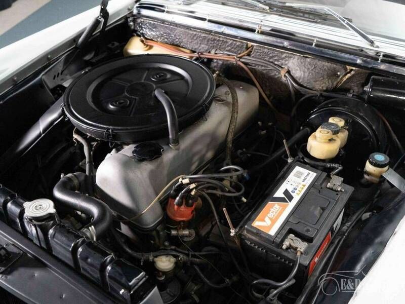 Gebraucht Mercedes 250 130 PS (95 kW) 1968 Weiß Limousine