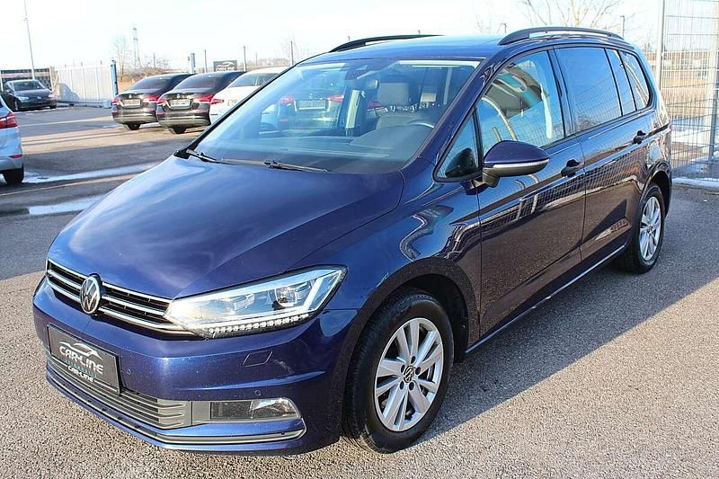Gebraucht VW Touran Comfortline 150 PS (110 kW) 2022 Blau Van / Kleinbus