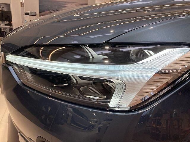 Neu Volvo XC60 252 PS (185 kW) 2025 Blau SUV