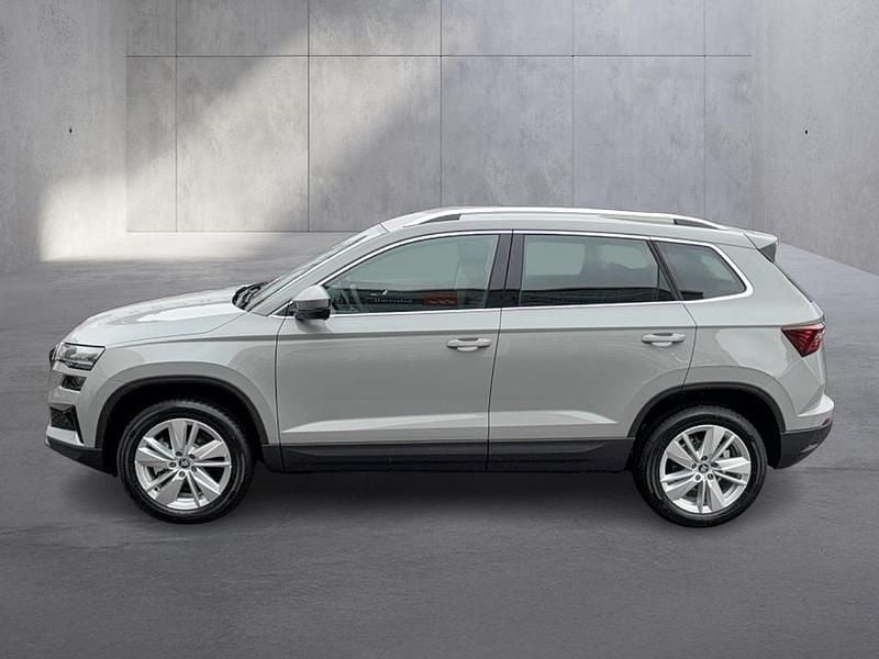 Neu Skoda Karoq Selection 150 PS (110 kW) 2026 Mittelgrau  normal SUV