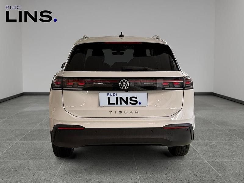 Neu VW Tiguan 150 PS (110 kW) 2026 Weiss  normal SUV
