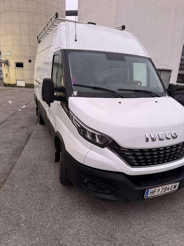 Gebraucht Iveco Daily 179 PS (131 kW) 2021 Weiß Van