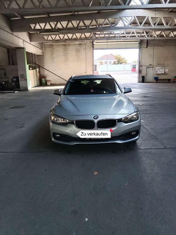 Gebraucht BMW 318 150 PS (110 kW) 2016 Limousine