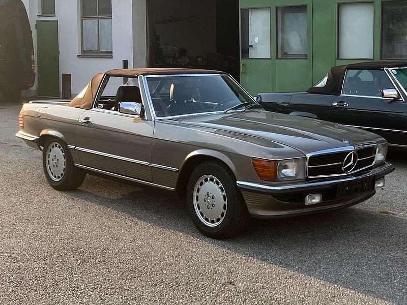 Beige Gebraucht 1988 Mercedes SL300 Cabrio | € 44.000 - Bild 1/4