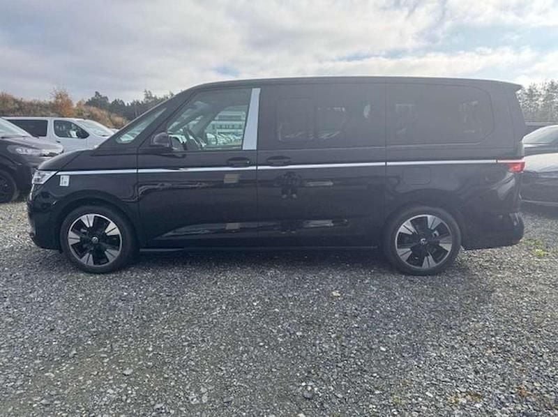 Neu VW Multivan 150 PS (110 kW) 2025 Schwarz Van