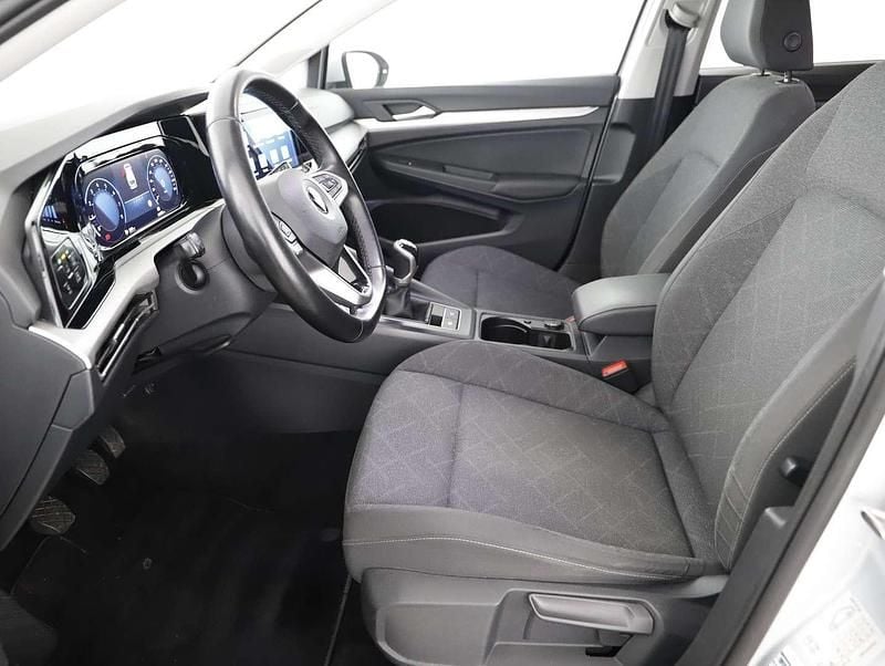 Gebraucht VW Golf VIII Style 131 PS (96 kW) 2022 Silber  metallic Kombi