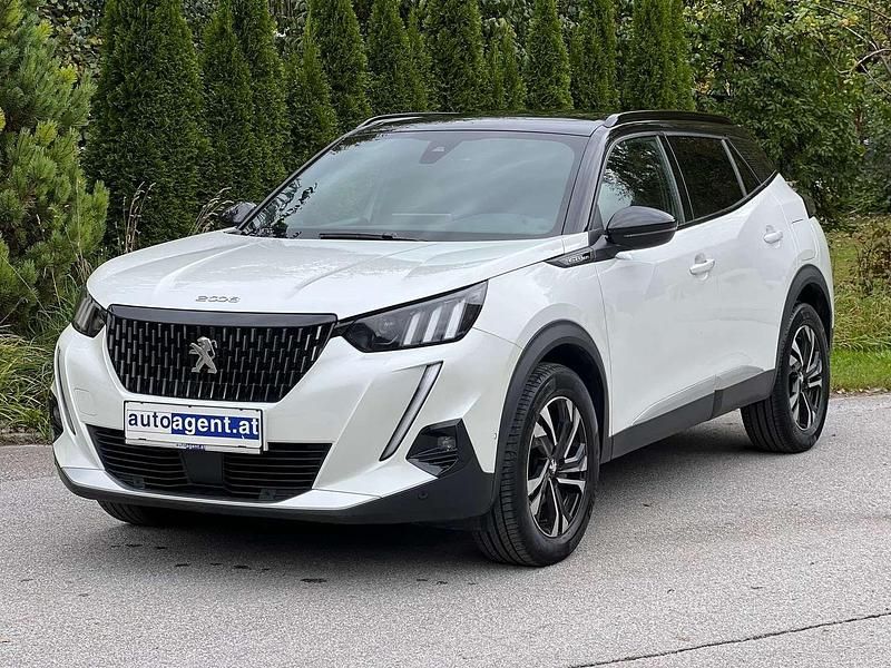 Weiß Gebraucht 2020 Peugeot 2008 GT-line SUV | € 17.800 (Fairer Preis) - Bild 1/4