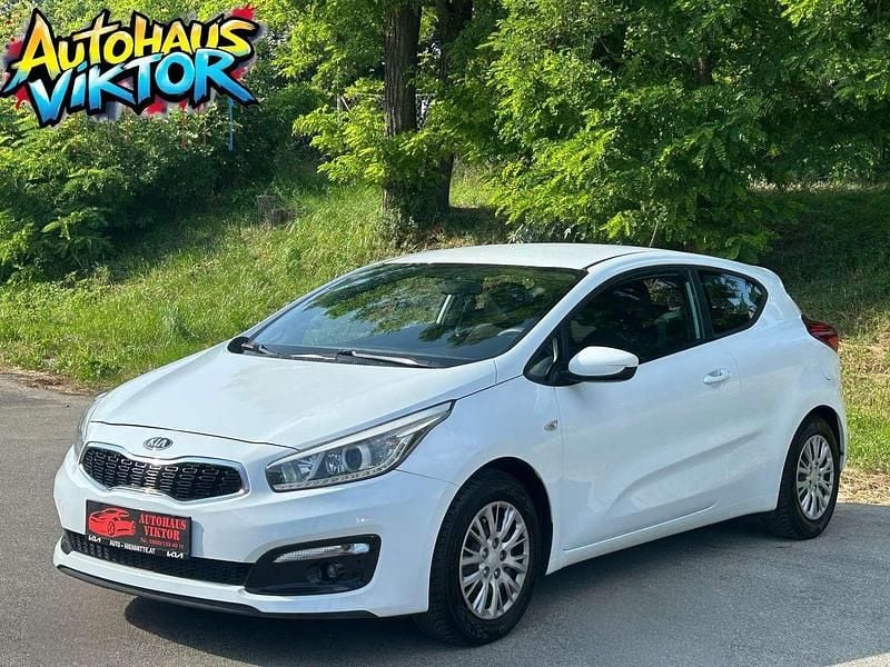 Weiß Gebraucht 2018 Kia ProCeed Gold Kleinwagen | € 7.990 - Bild 1/4