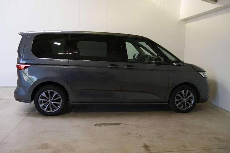Gebraucht VW Multivan Style 150 PS (110 kW) 2024 Mittelgrau  metallic Van