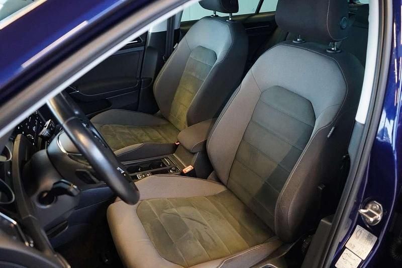 Gebraucht VW Golf VII Highline 150 PS (110 kW) 2019 Blau Limousine
