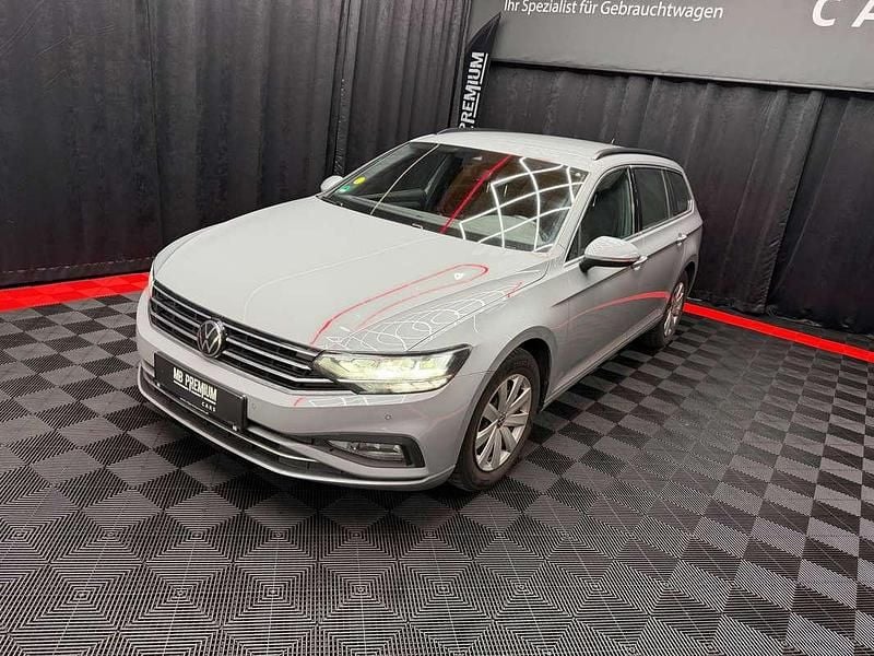 Gebraucht VW Passat Business 122 PS (89 kW) 2022 Grau Kombi