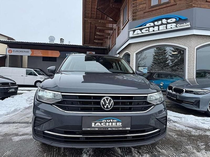 Gebraucht VW Tiguan Life 150 PS (110 kW) 2022 Grau SUV