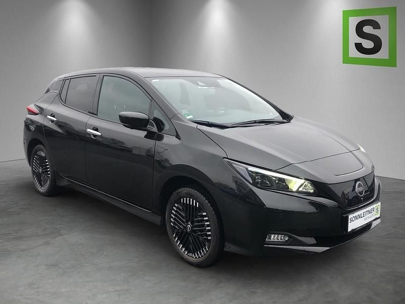 Gebraucht Nissan Leaf N-Connecta 159 kW (217 PS) 2023 Schwarz Kleinwagen