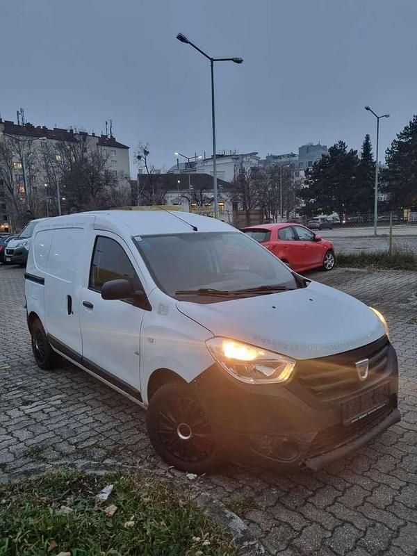 Gebraucht 2013 Dacia Dokker Lauréate Kombi | € 2.499 - Bild 1/4