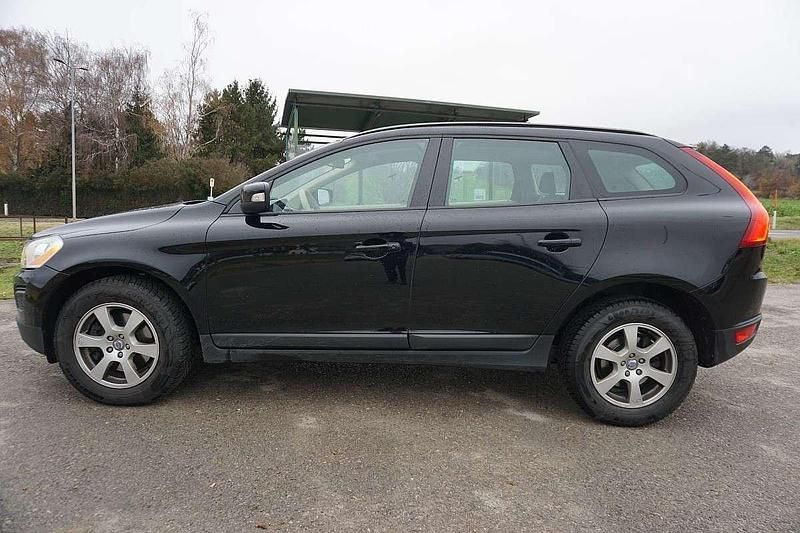 Gebraucht Volvo XC60 Kinetic 163 PS (119 kW) 2010 Schwarz SUV