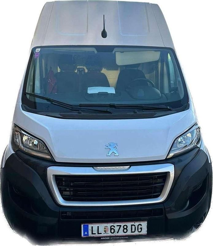 Weiß Gebraucht 2022 Peugeot Boxer Van | € 21.080 - Bild 1/4