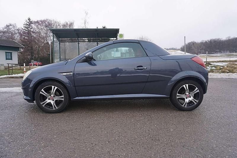 Gebraucht Opel Tigra Design Edition 90 PS (66 kW) 2009 Blau Cabrio