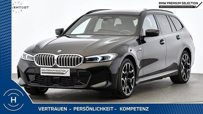 Gebraucht BMW 330e Efficient Dynamics 292 PS (214 kW) 2025 Saphirschwarz