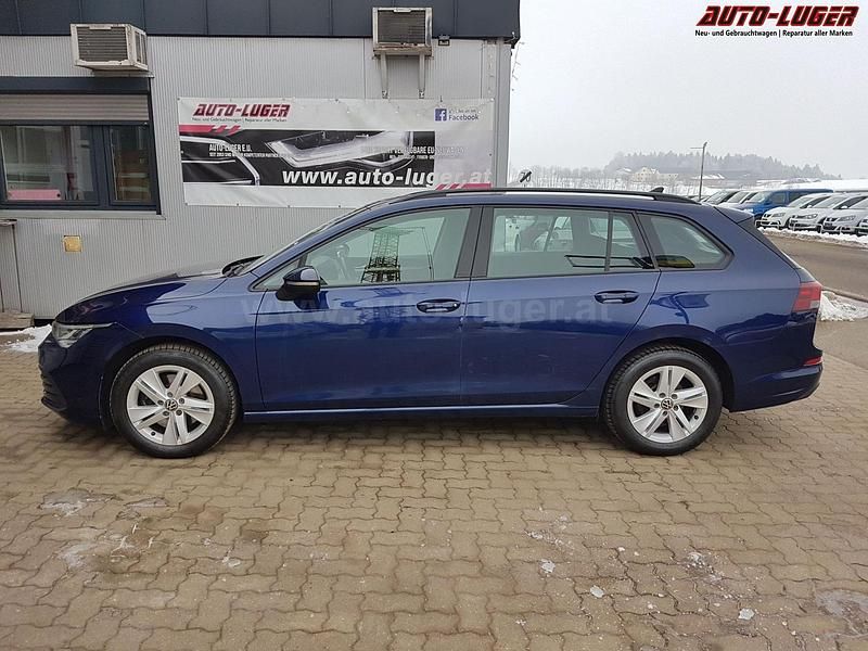 Gebraucht VW Golf VIII Life 116 PS (85 kW) 2022 Atlantik blue metallic Kombi