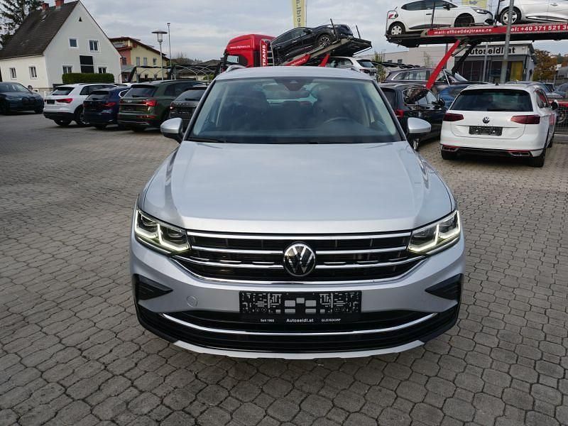 Gebraucht VW Tiguan 150 PS (110 kW) 2023 Silber SUV