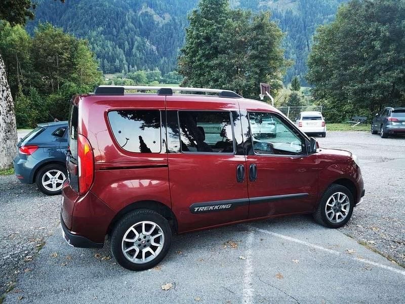 Gebraucht Fiat Doblò Family 120 PS (88 kW) 2019 Rot Van / Kleinbus