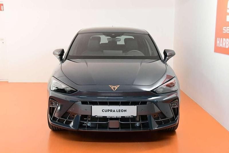 Neu Cupra Leon 150 PS (110 kW) 2025 Dunkelblau normal Limousine