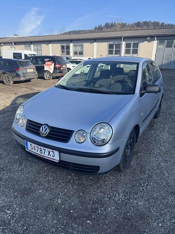 Gebraucht VW Polo 54 PS (39 kW) 2002 Silber Limousine