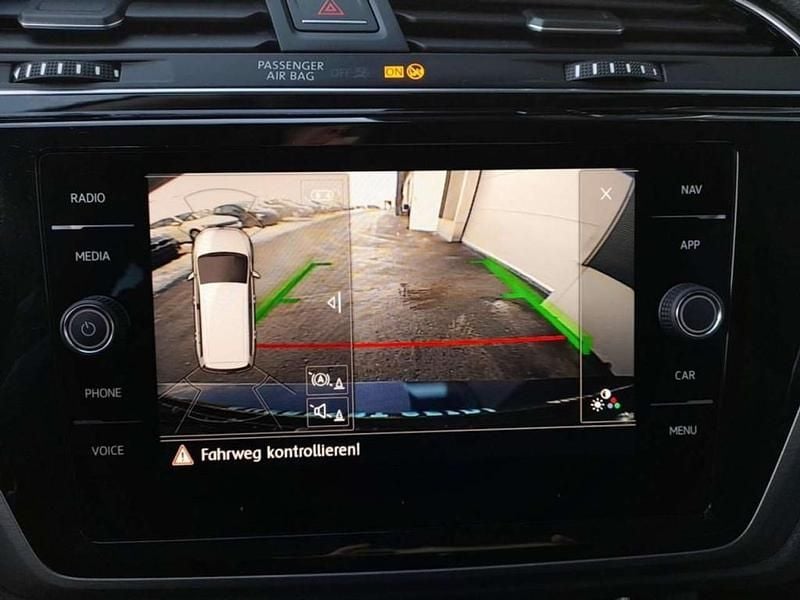 Gebraucht VW Touran Sport 150 PS (110 kW) 2020 Blau Van / Kleinbus