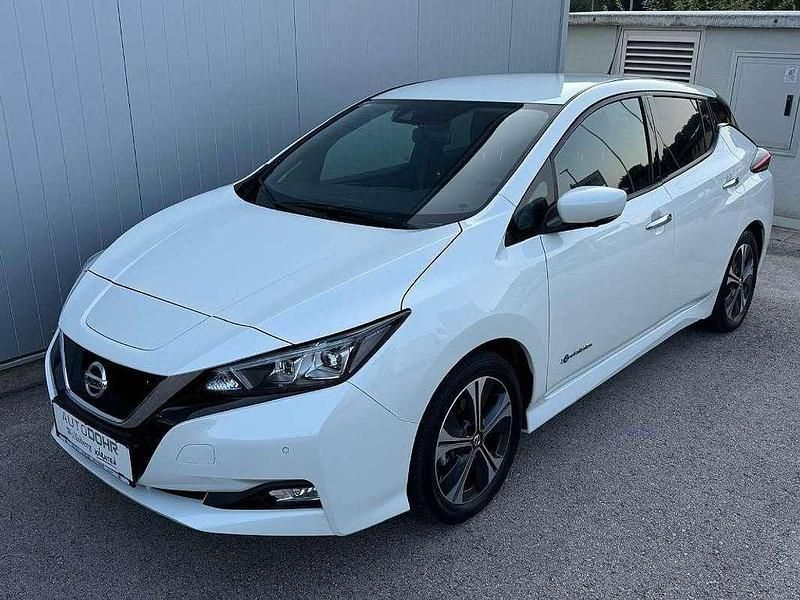 Weiß Gebraucht 2018 Nissan Leaf N-Connecta Kleinwagen | € 11.900 (Guter Preis) - Bild 1/4