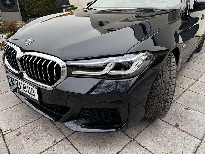 Gebraucht BMW 530e M Sport 292 PS (214 kW) 2021 Schwarz Kombi