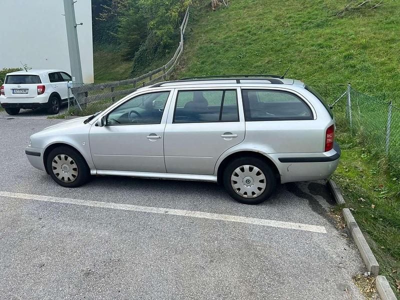 Gebraucht Skoda Octavia Tour 101 PS (74 kW) 2006 Grau Kombi