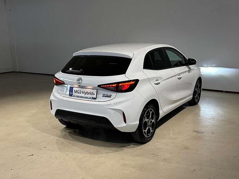 Gebraucht MG MG3 Luxury 102 PS (75 kW) 2024 Weiß Kleinwagen