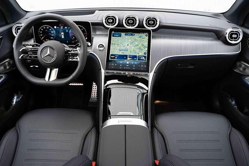 Gebraucht Mercedes GLC220 197 PS (144 kW) 2024 Schwarz SUV