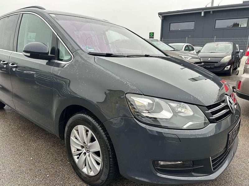 Grau Gebraucht 2011 VW Sharan Comfortline Van / Kleinbus | € 6.290 (Fairer Preis) - Bild 1/4