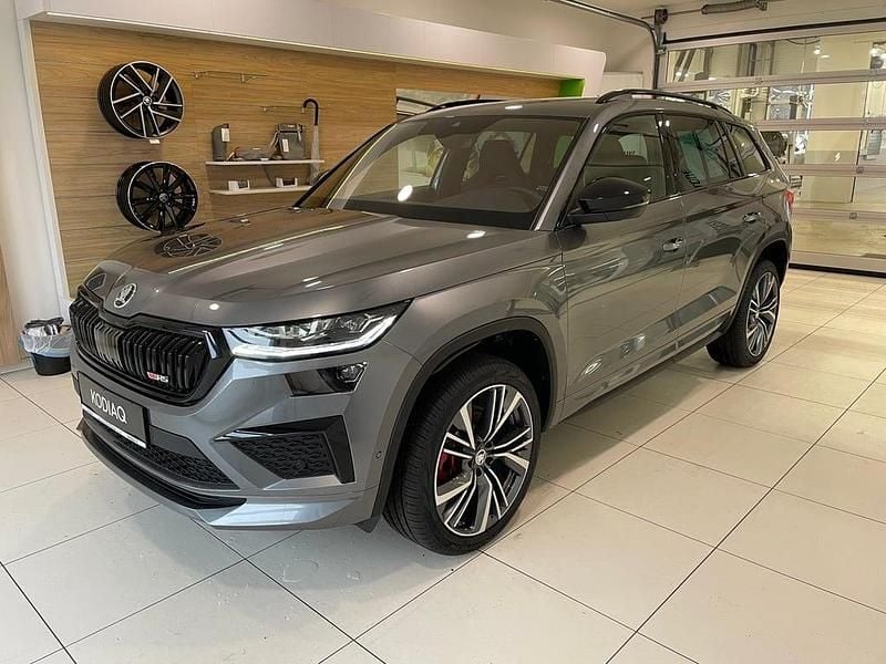 Mittelgrau metallic Gebraucht 2024 Skoda Kodiaq RS SUV | € 51.900 (Guter Preis) - Bild 1/4